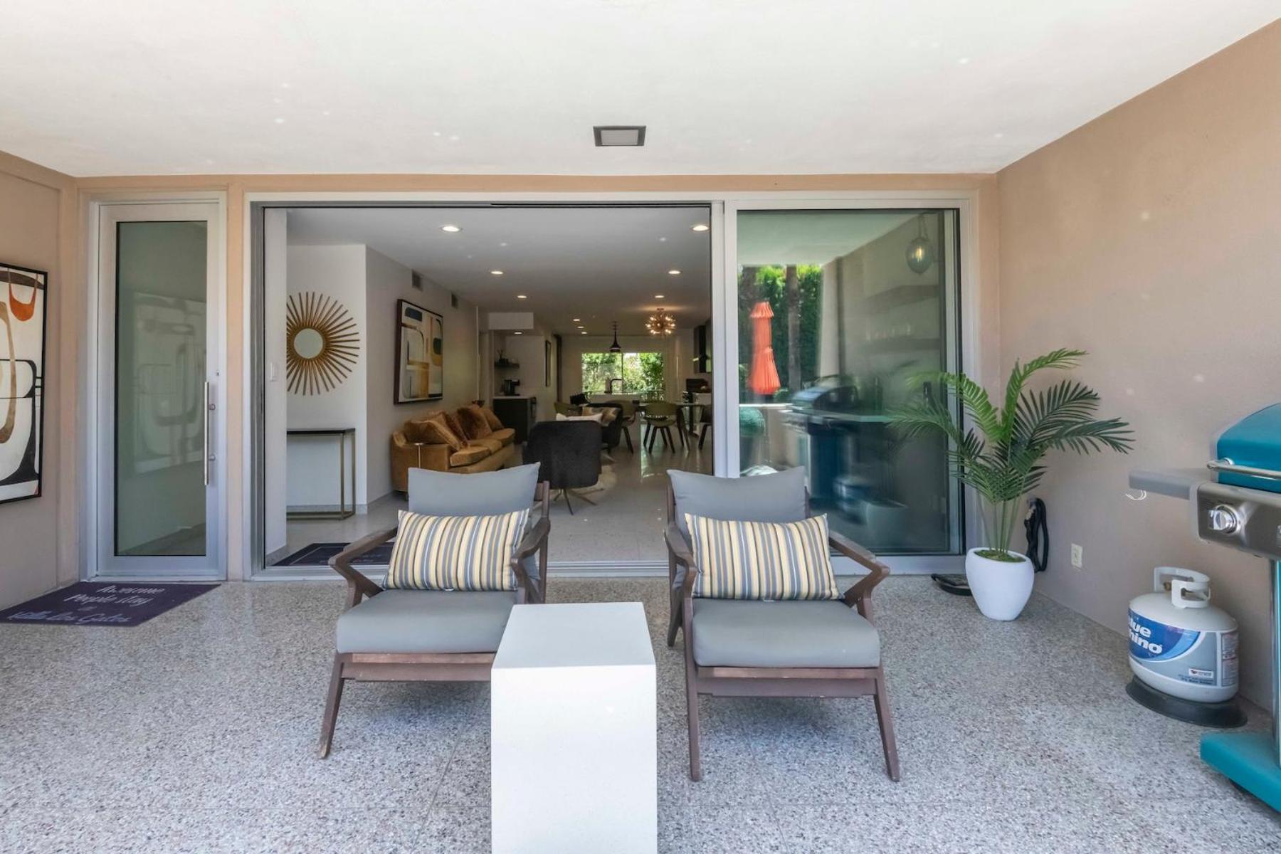 Stunning Mid Century Condo In The Heart Of La Palmas! Palm Springs Exterior photo